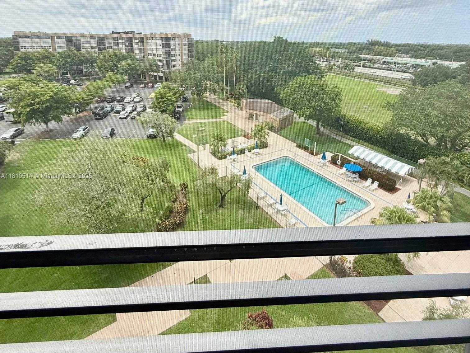 Small Image of 1300 SAINT CHARLES PL #PH2, Pembroke Pines Number 9