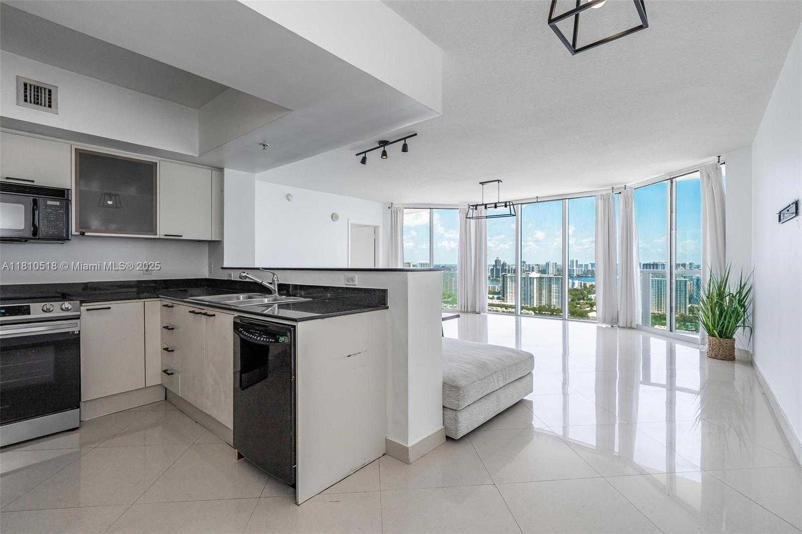 Small Image of 16699 COLLINS AVE #3207, Sunny Isles Beach Number 4