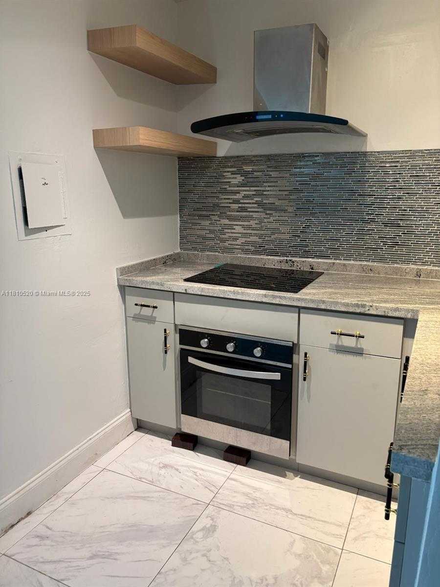 Small Image of 7904 WEST DR #103, North Bay Village Number 2
