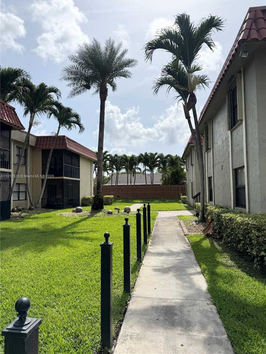 Small Image of 9722 HAMMOCKS BLVD #203, Miami Number 15