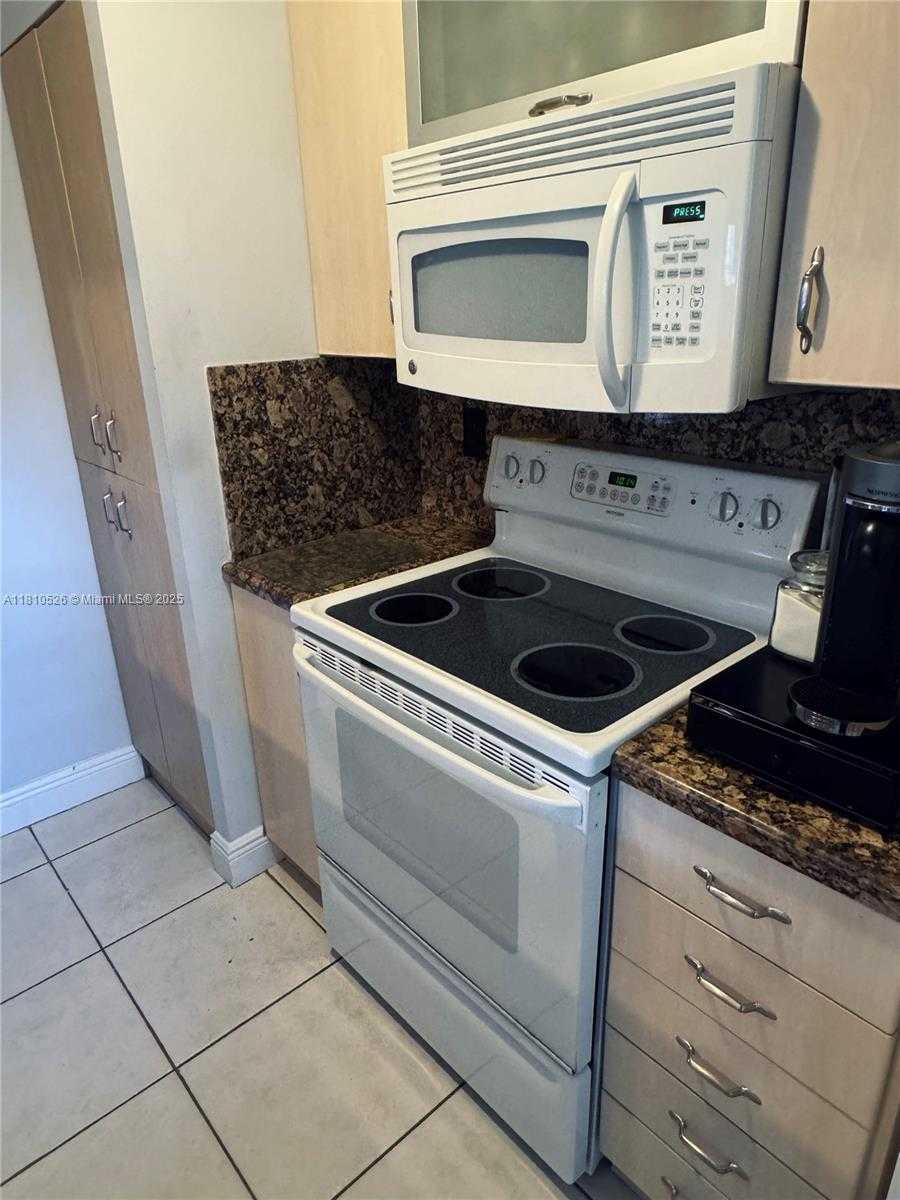 Small Image of 9722 HAMMOCKS BLVD #203, Miami Number 3