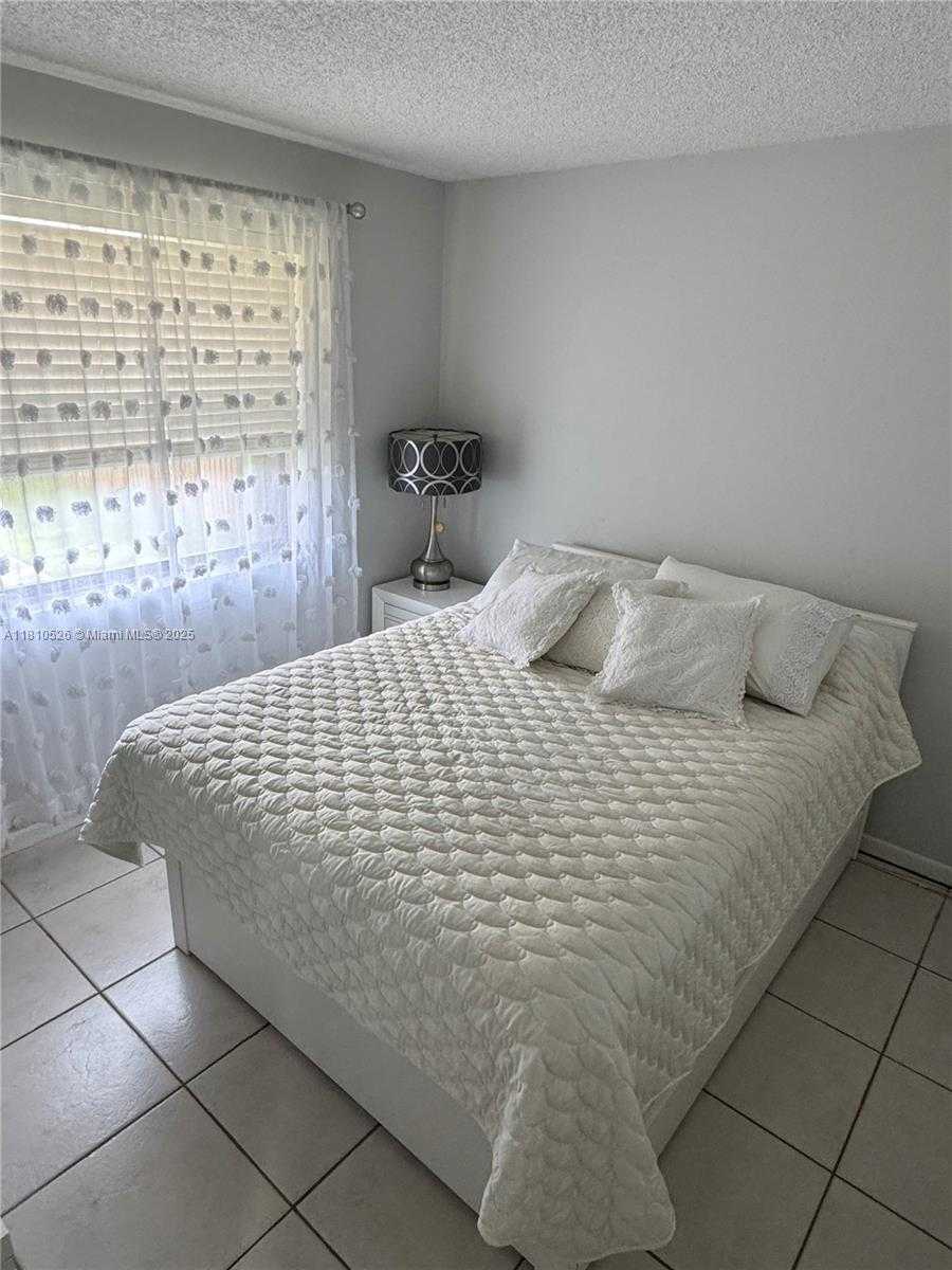 Small Image of 9722 HAMMOCKS BLVD #203, Miami Number 8