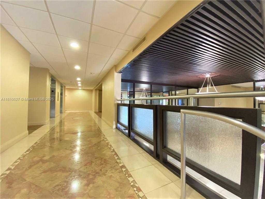 Small Image of 3375 NORTH COUNTRY CLUB DR #1406, Aventura Number 16