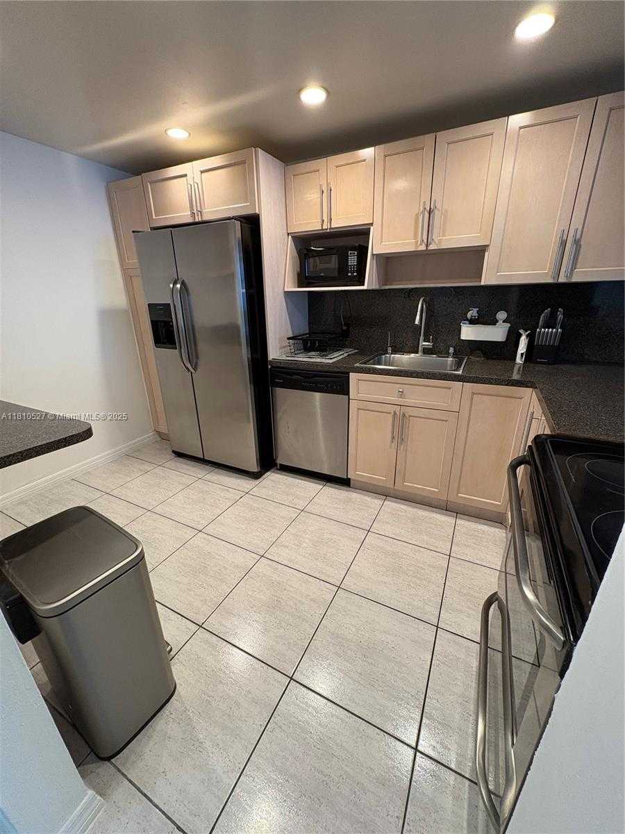 Small Image of 3375 NORTH COUNTRY CLUB DR #1406, Aventura Number 5