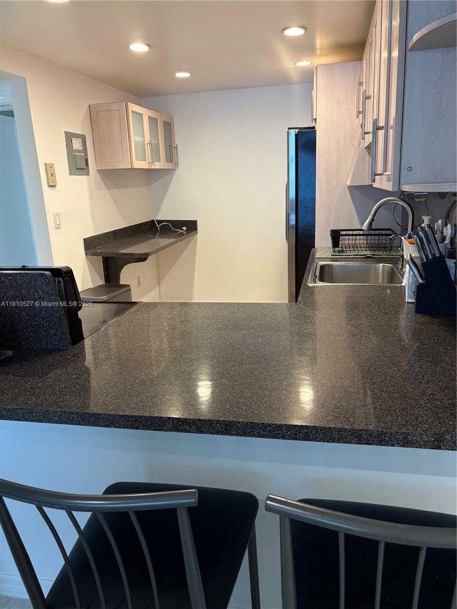 Small Image of 3375 NORTH COUNTRY CLUB DR #1406, Aventura Number 6