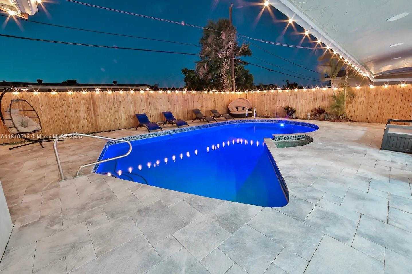 Small Image of 8651 SUNSET STRIP, Sunrise Number 7