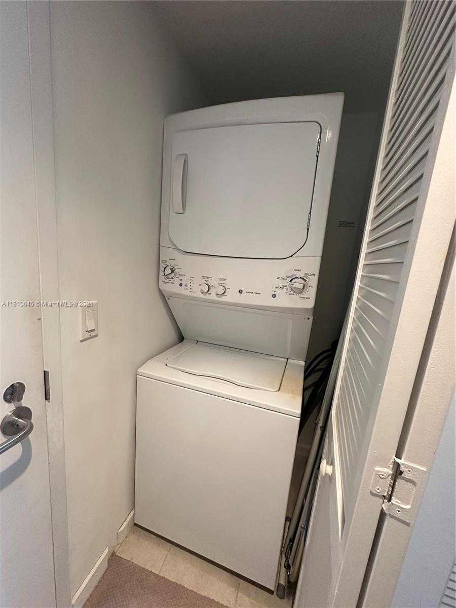 Small Image of 31 SOUTH EAST 6TH ST #1603, Miami Number 12