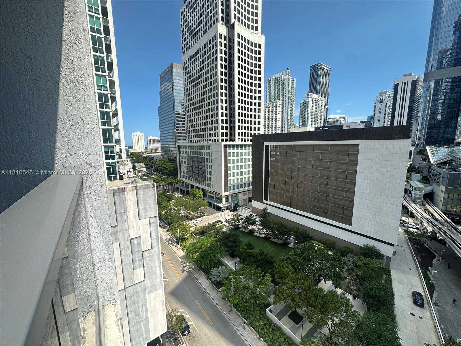Small Image of 31 SOUTH EAST 6TH ST #1603, Miami Number 22