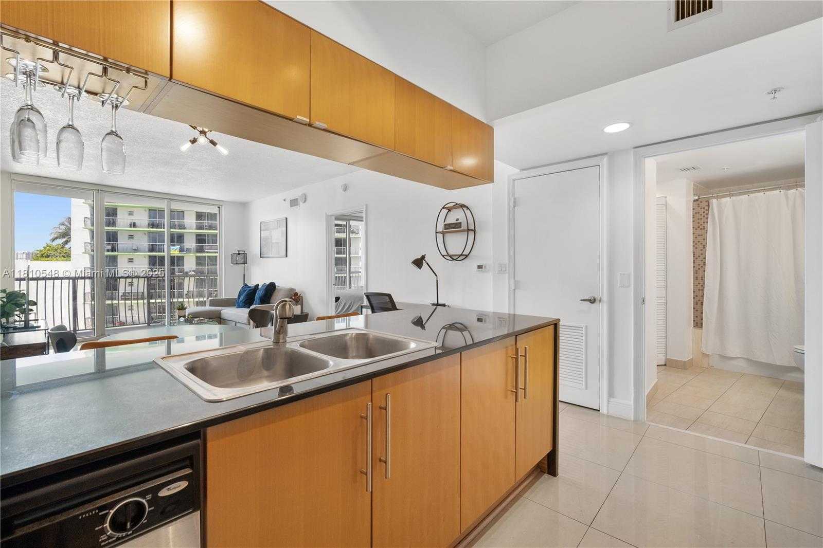 Small Image of 1750 NORTH BAYSHORE DR #1611, Miami Number 19