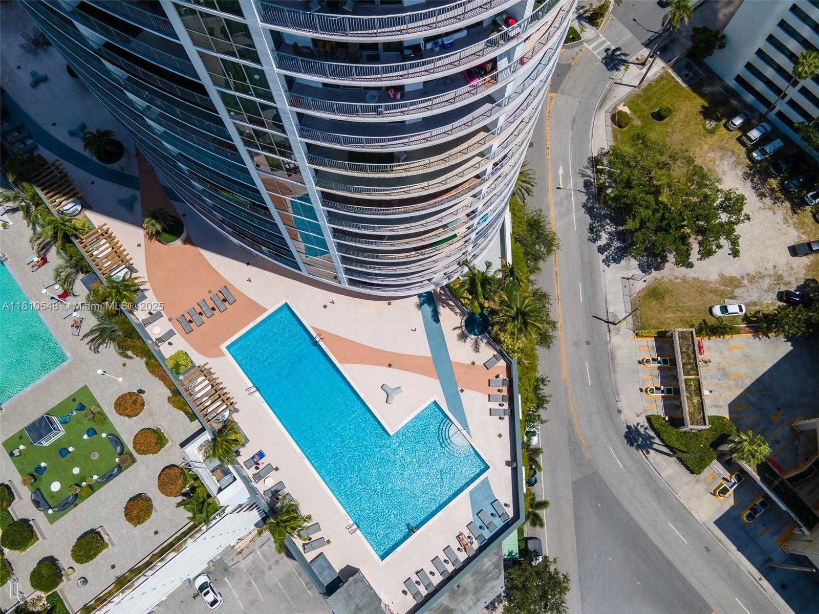 Small Image of 1750 NORTH BAYSHORE DR #1611, Miami Number 3