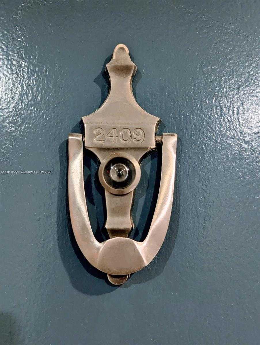 Small Image of 2655 COLLINS AVE #2409, Miami Beach Number 14