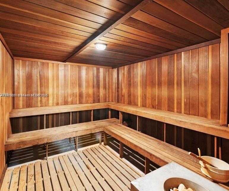 Small Image of 2655 COLLINS AVE #2409, Miami Beach Number 24