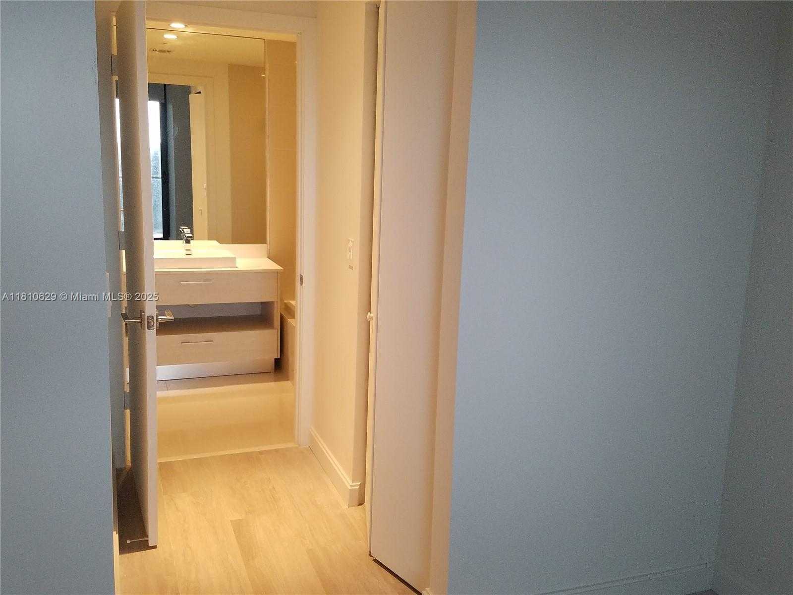 Small Image of 45 SOUTH WEST 9TH ST #4010, Miami Number 11