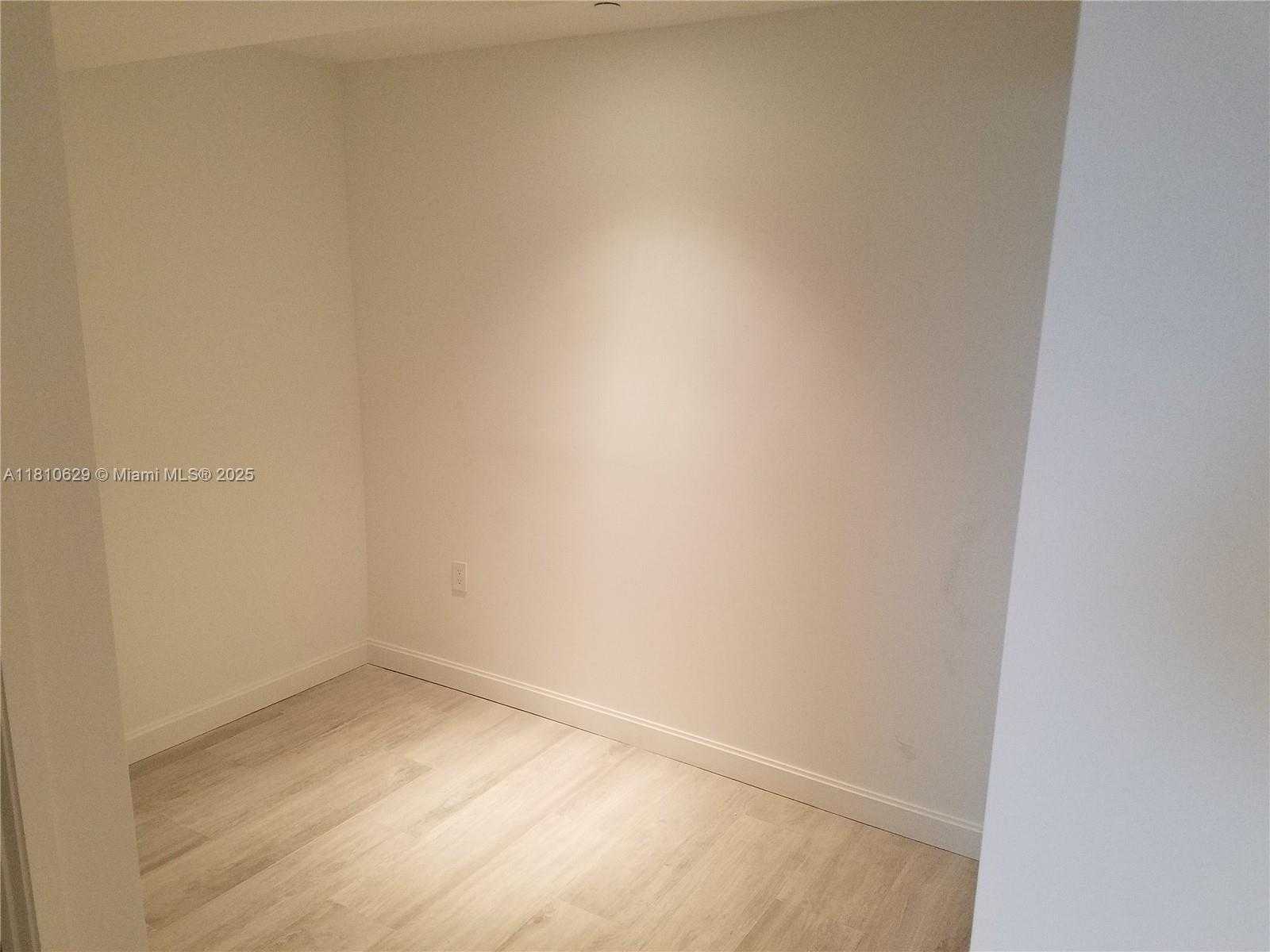 Small Image of 45 SOUTH WEST 9TH ST #4010, Miami Number 4