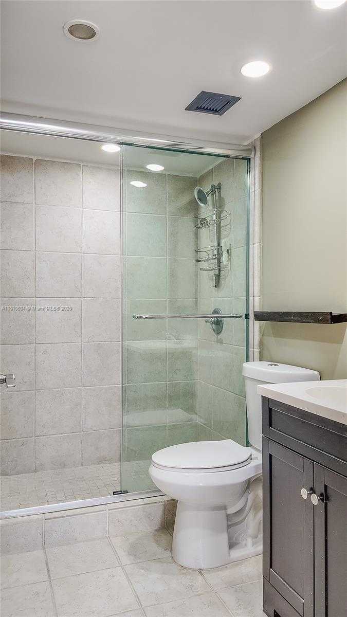 Small Image of 1440 BRICKELL BAY DR #702, Miami Number 4