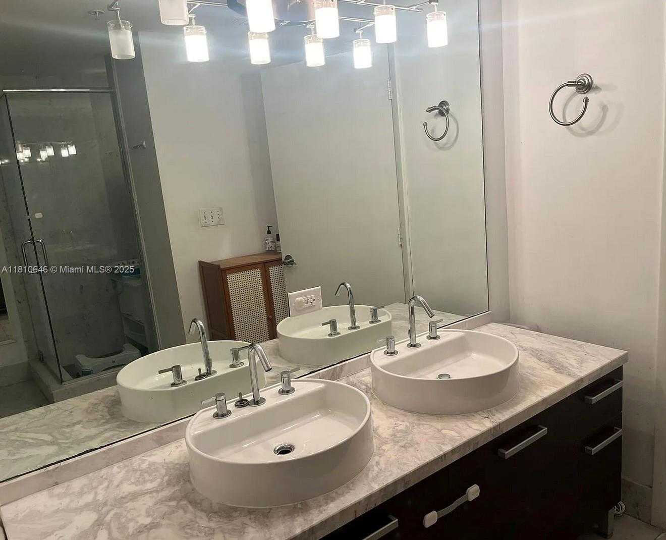 Small Image of 244 BISCAYNE BLVD #301, Miami Number 10
