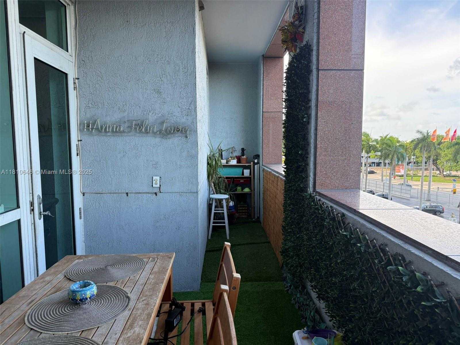 Small Image of 244 BISCAYNE BLVD #301, Miami Number 12