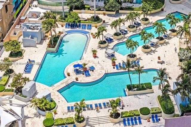 Small Image of 244 BISCAYNE BLVD #301, Miami Number 2