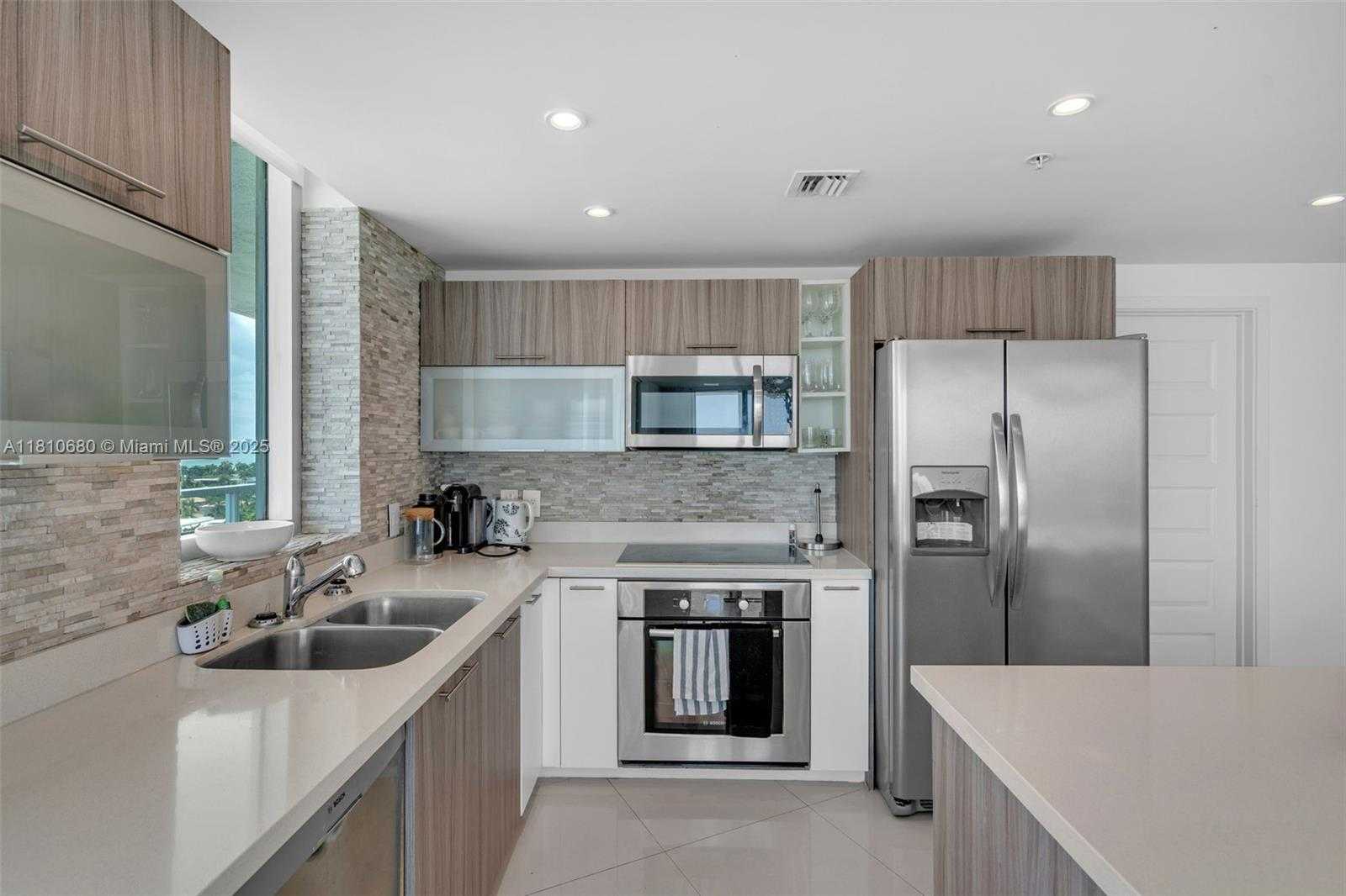 Small Image of 6700 INDIAN CREEK DR #1202, Miami Beach Number 2