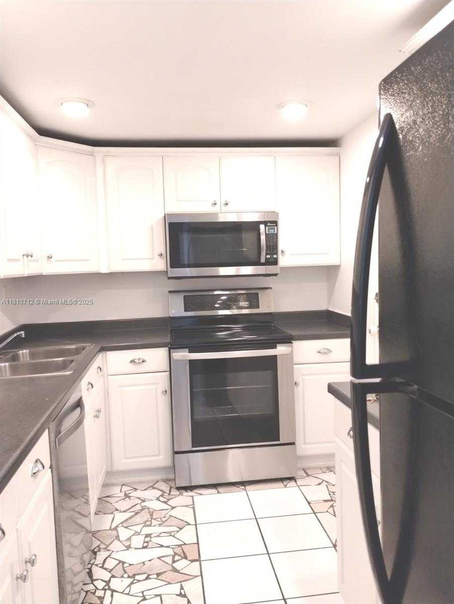 Small Image of 1865 79TH ST CSWY #16G, North Bay Village Number 3