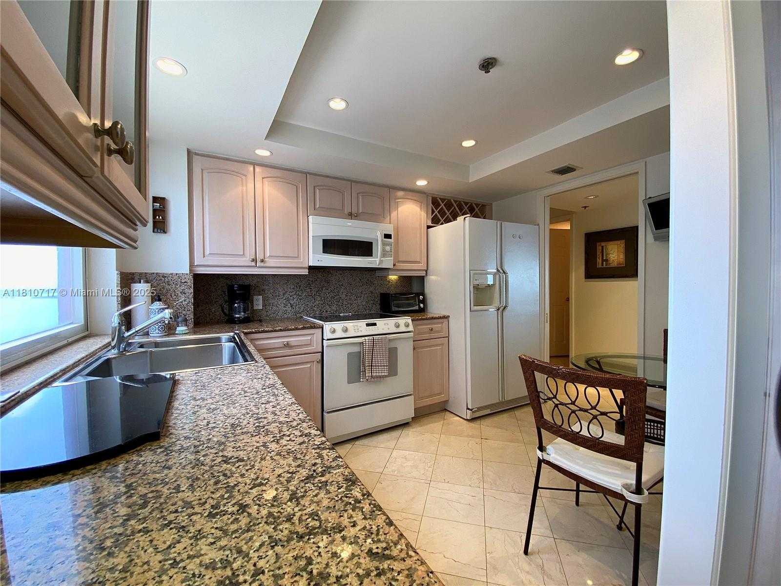 Small Image of 1627 BRICKELL AVE #2005, Miami Number 2