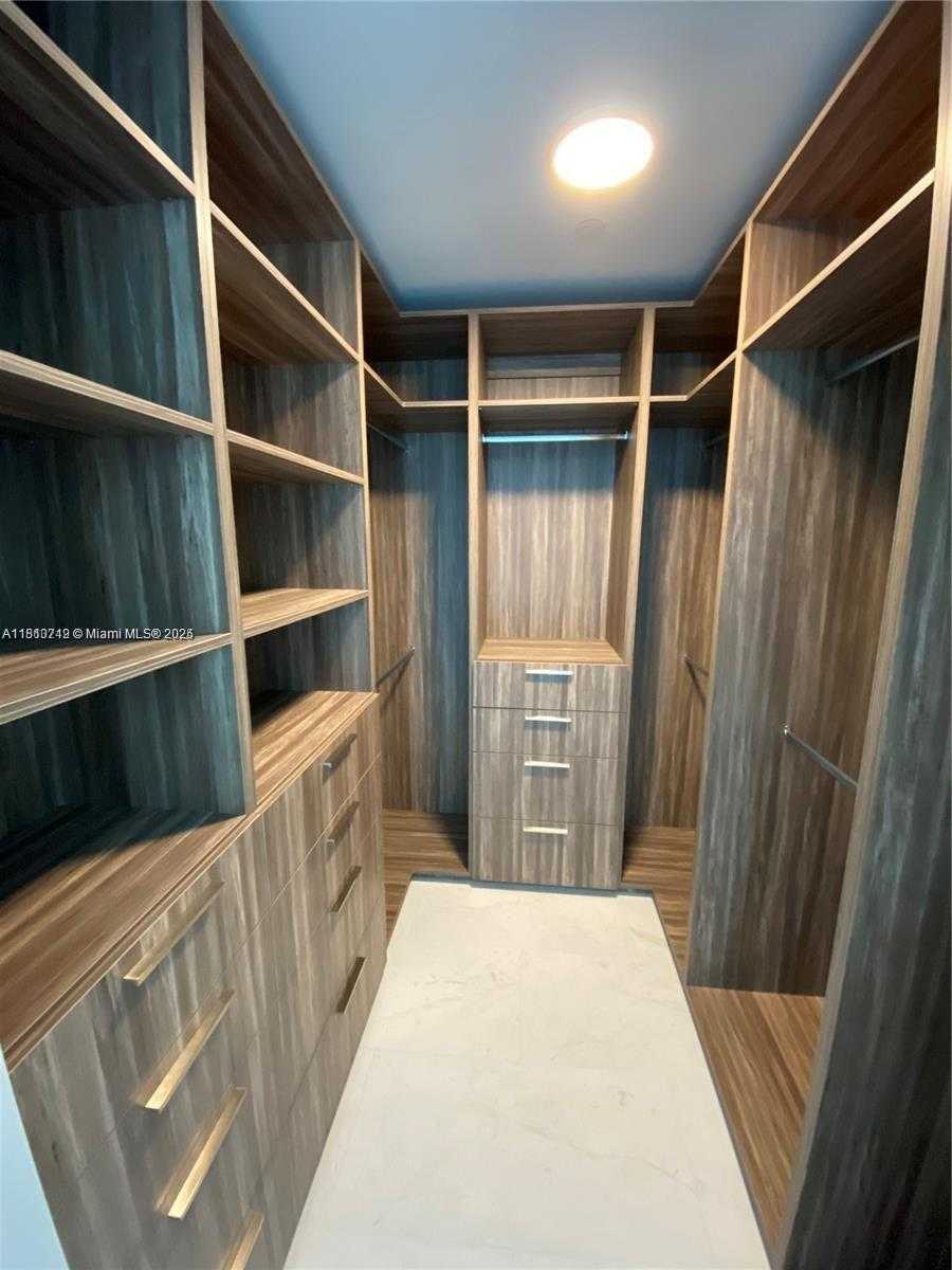Imagen de Pequeño Objeto