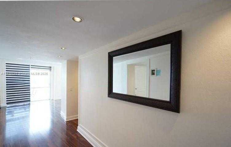 Small Image of 900 BAY DR #1009, Miami Beach Number 5