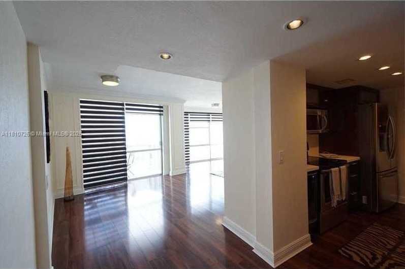 Small Image of 900 BAY DR #1009, Miami Beach Number 7
