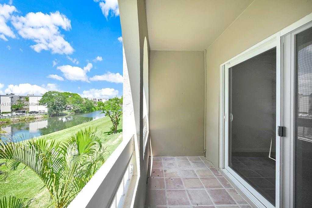 Small Image of 7720 CAMINO REAL #E-311, Miami Number 11
