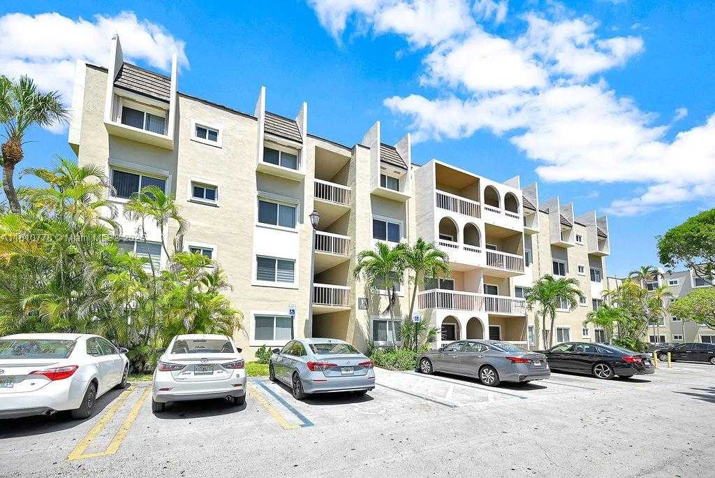Small Image of 7720 CAMINO REAL #E-311, Miami Number 2