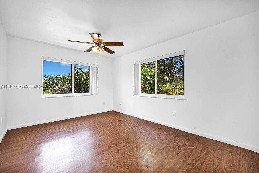 Small Image of 7720 CAMINO REAL #E-311, Miami Number 22