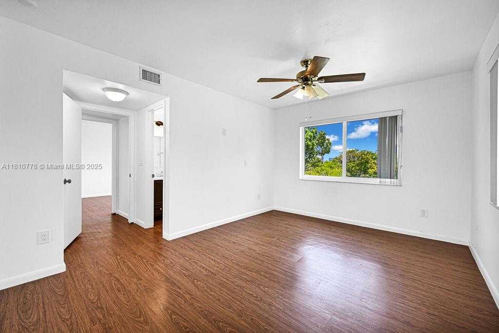 Small Image of 7720 CAMINO REAL #E-311, Miami Number 23