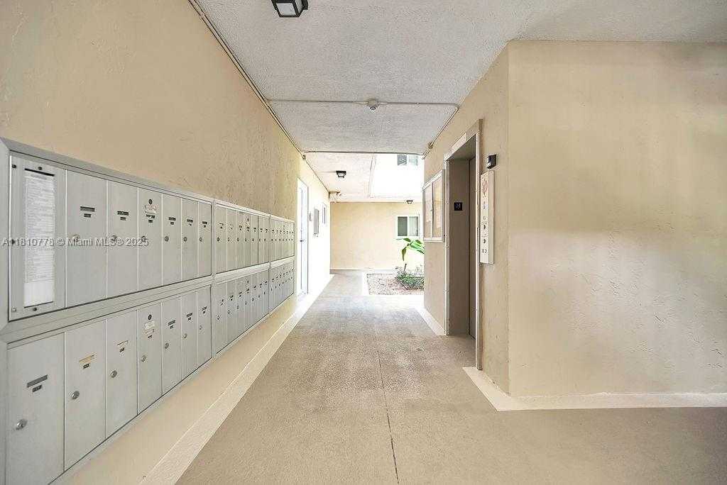 Small Image of 7720 CAMINO REAL #E-311, Miami Number 33