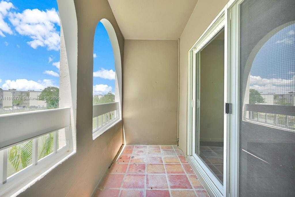 Small Image of 7720 CAMINO REAL #E-311, Miami Number 34