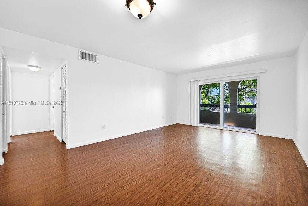 Small Image of 7720 CAMINO REAL #E-311, Miami Number 8