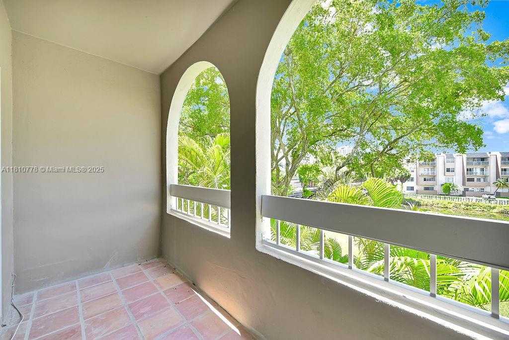 Small Image of 7720 CAMINO REAL #E-311, Miami Number 9