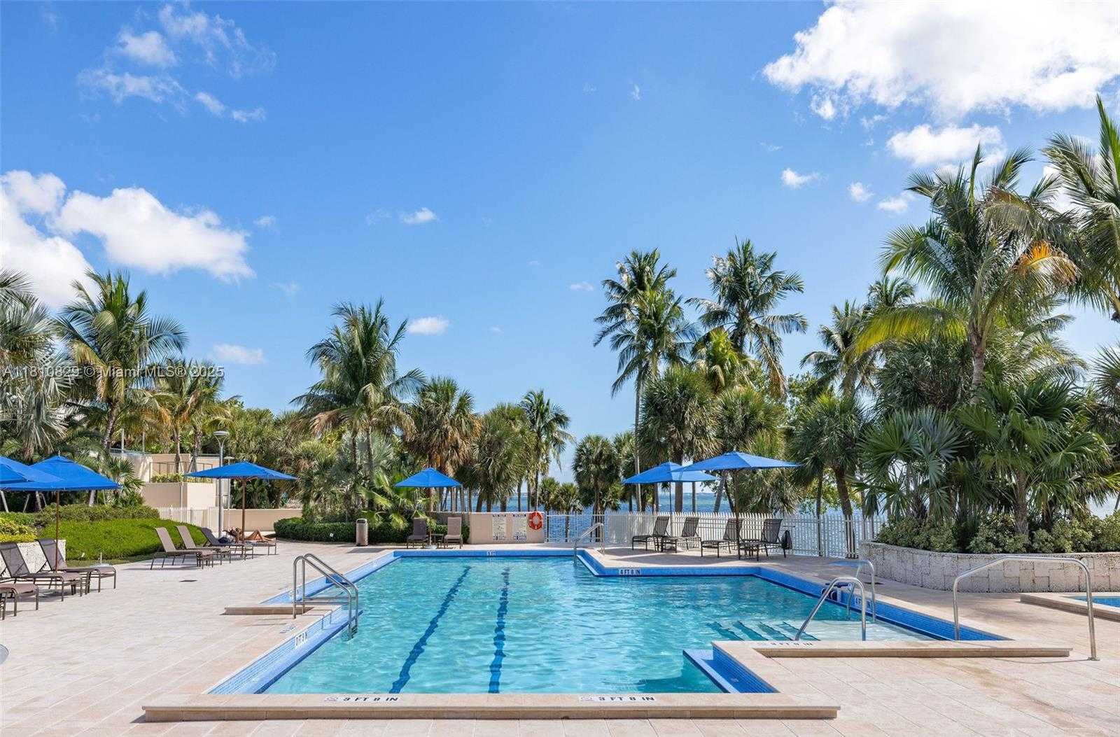 Small Image of 2 GROVE ISLE DR #B503, Miami Number 29