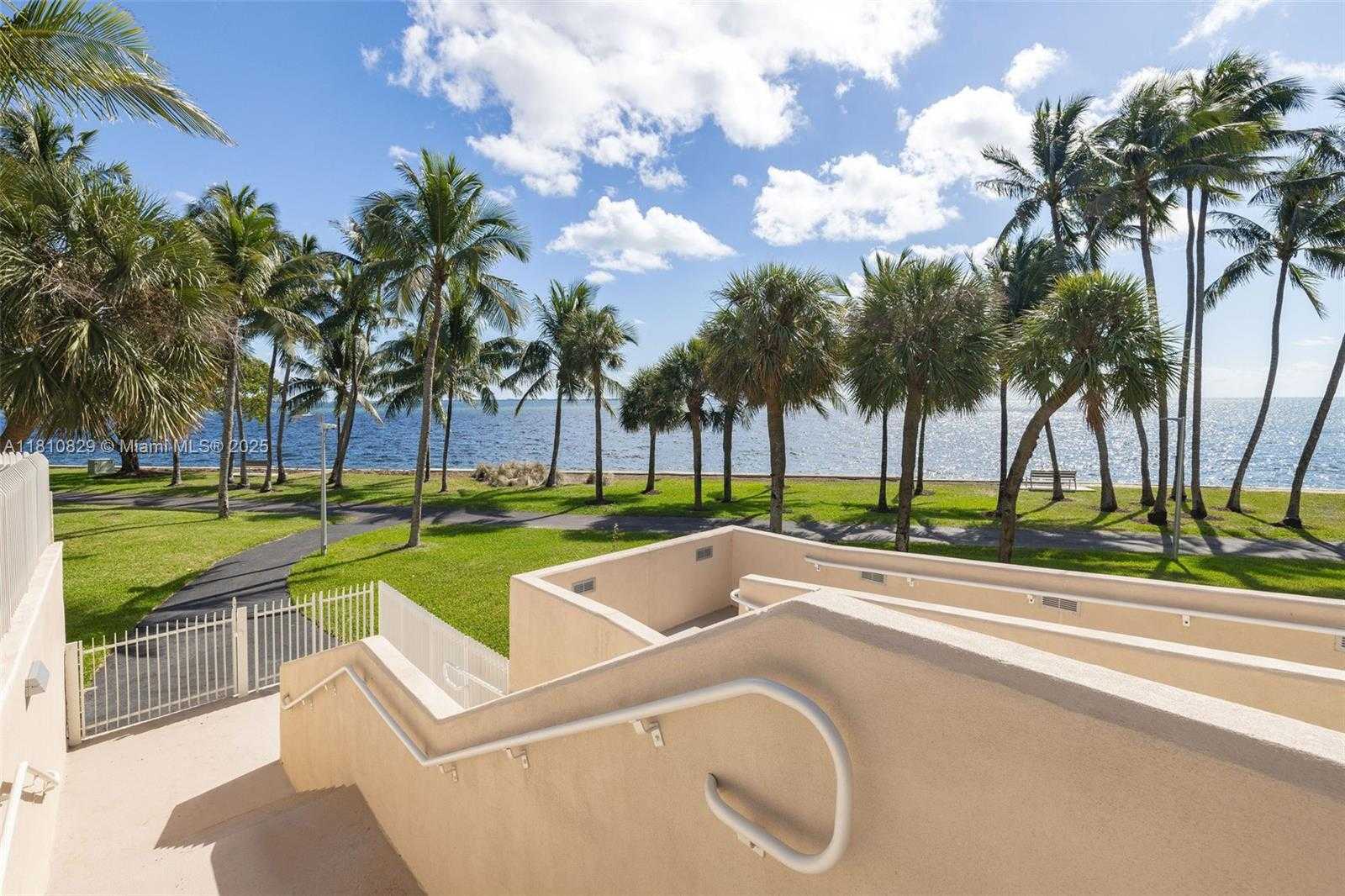 Small Image of 2 GROVE ISLE DR #B503, Miami Number 30