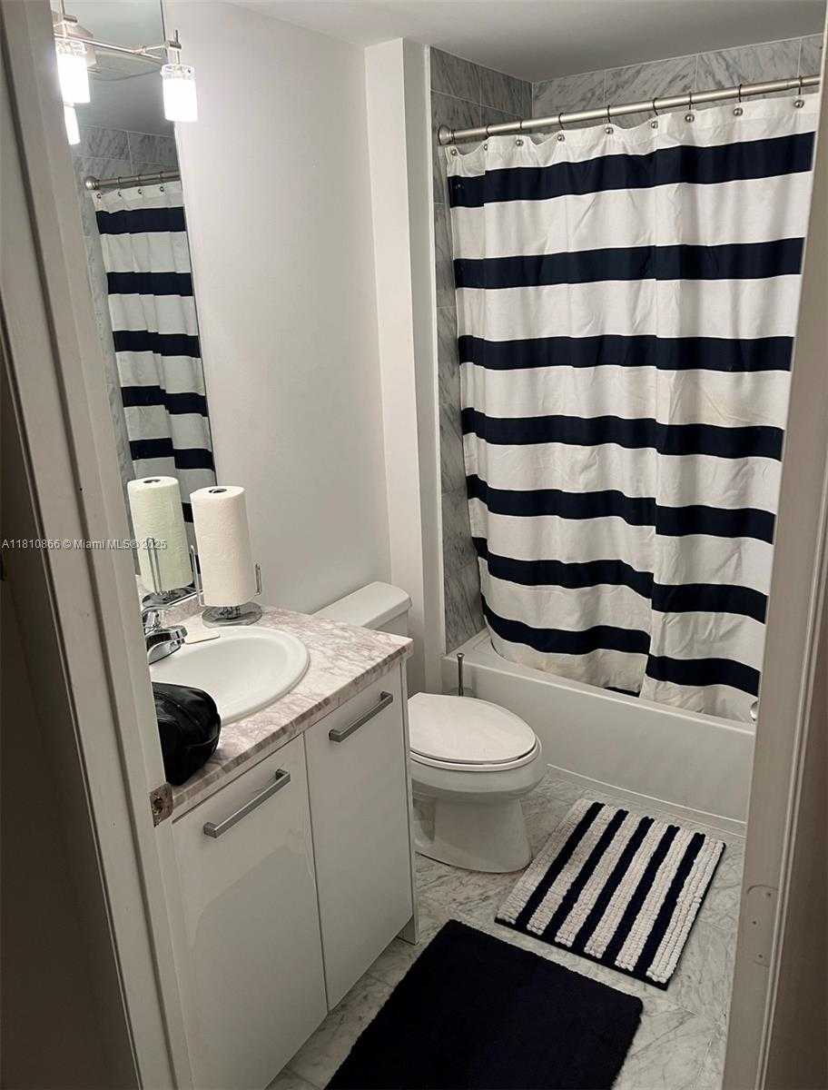 Small Image of 253 NORTH EAST 2ND ST #1808, Miami Number 9