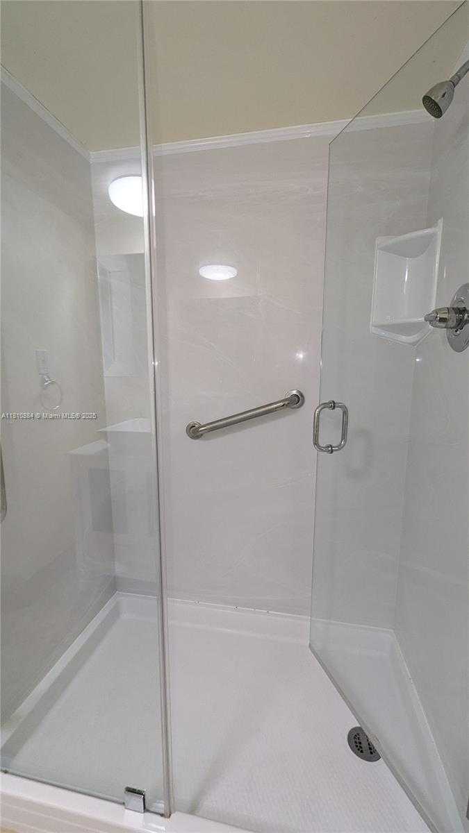 Small Image of 5161 COLLINS AVE #1217, Miami Beach Number 13