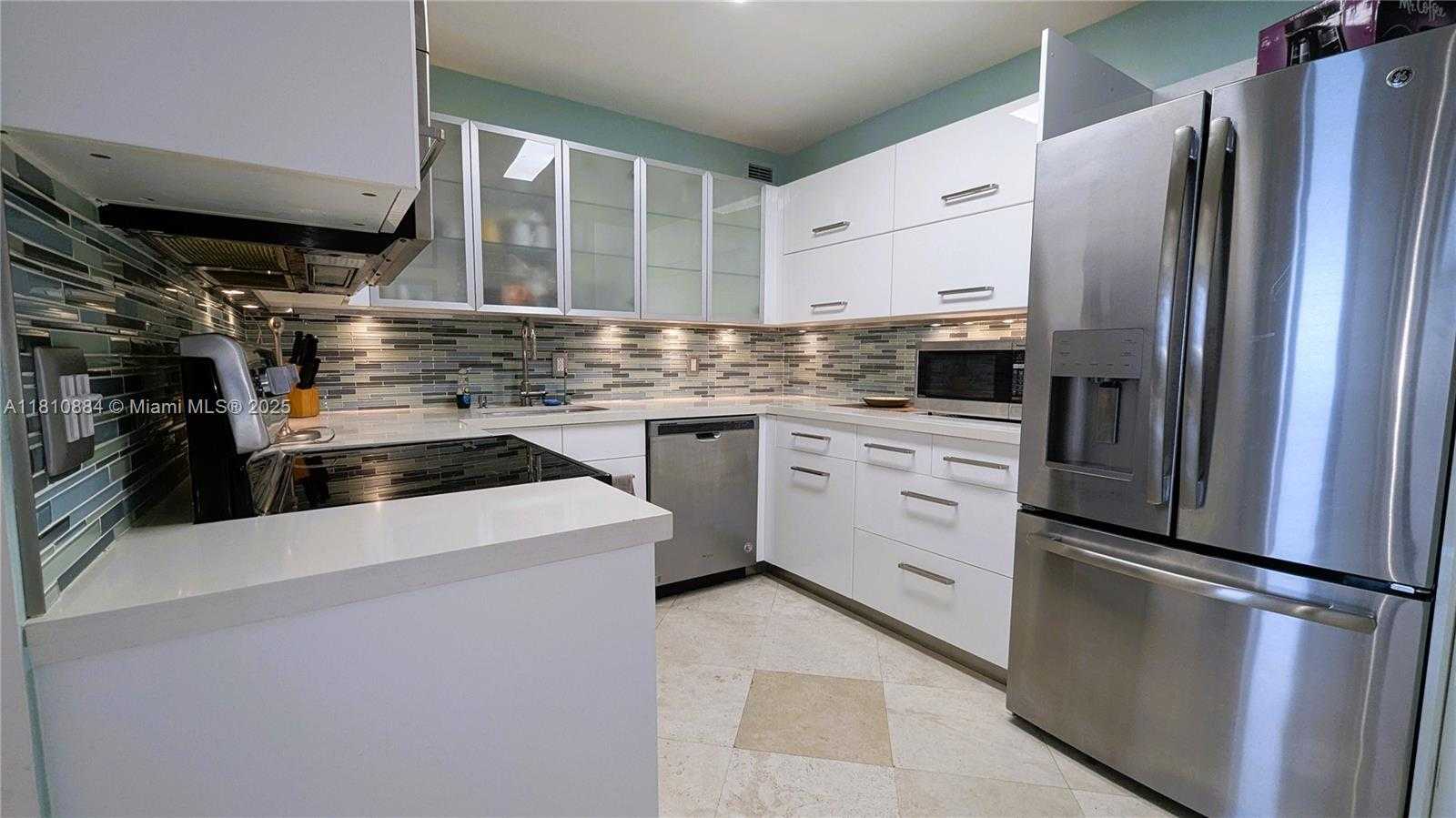 Small Image of 5161 COLLINS AVE #1217, Miami Beach Number 7