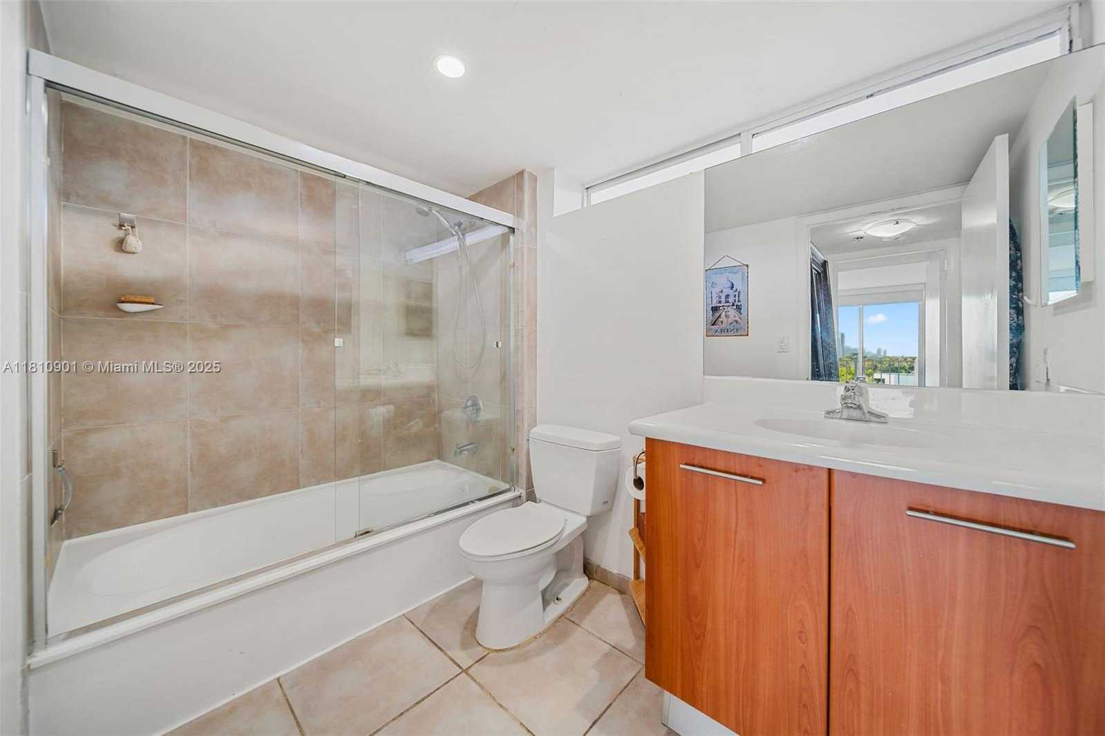 Small Image of 650 NORTH EAST 64TH ST #GPH7, Miami Number 18