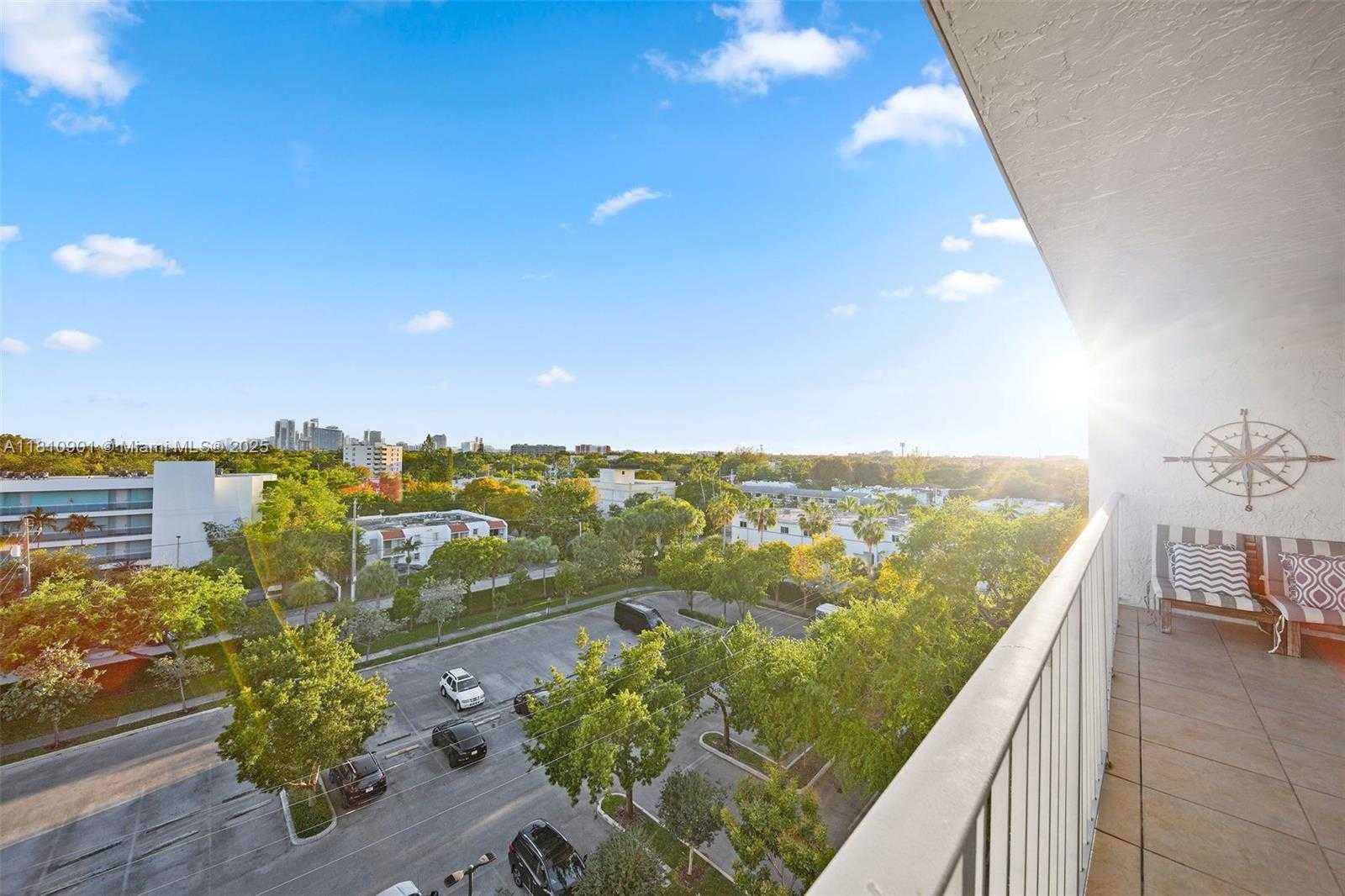 Small Image of 650 NORTH EAST 64TH ST #GPH7, Miami Number 23