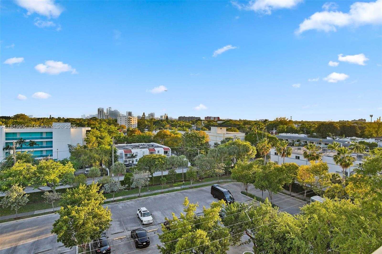 Small Image of 650 NORTH EAST 64TH ST #GPH7, Miami Number 34