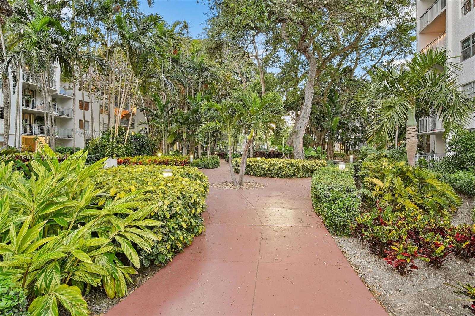 Small Image of 650 NORTH EAST 64TH ST #GPH7, Miami Number 37
