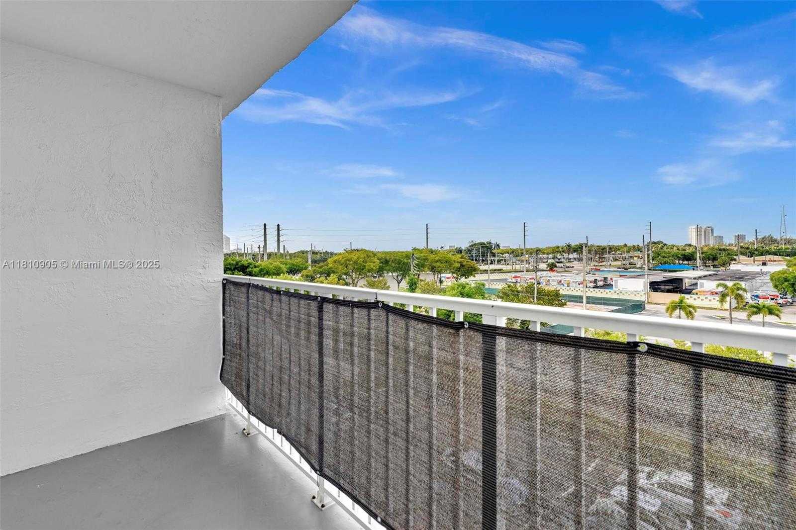 Small Image of 16465 NORTH EAST 22ND AVE #502, North Miami Beach Number 12