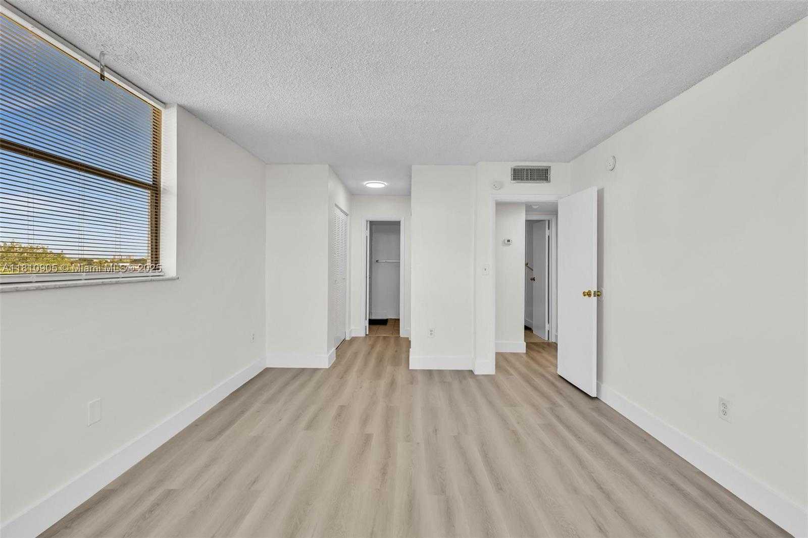 Small Image of 16465 NORTH EAST 22ND AVE #502, North Miami Beach Number 14