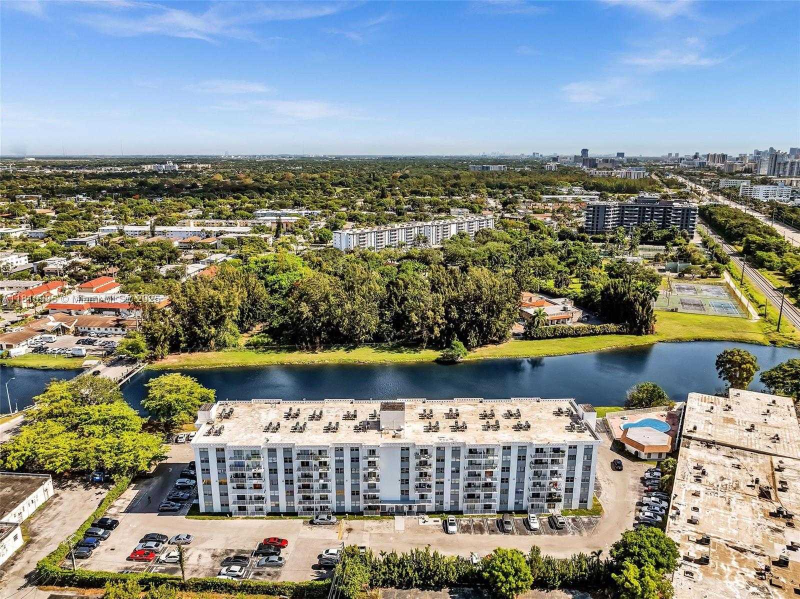 Small Image of 16465 NORTH EAST 22ND AVE #502, North Miami Beach Number 21