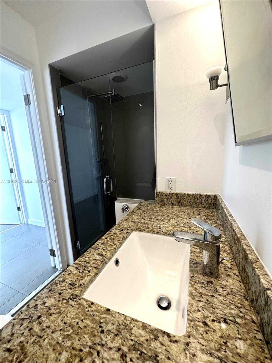 Small Image of 11 ISLAND AVE #1504, Miami Beach Number 11