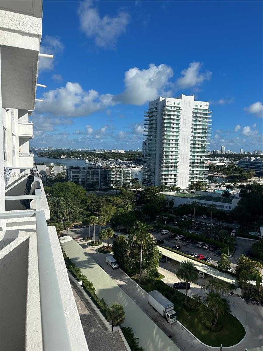 Small Image of 11 ISLAND AVE #1504, Miami Beach Number 2
